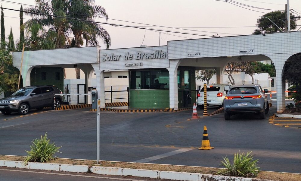Moraes suspende visitas a Bolsonaro na prisão domiciliar